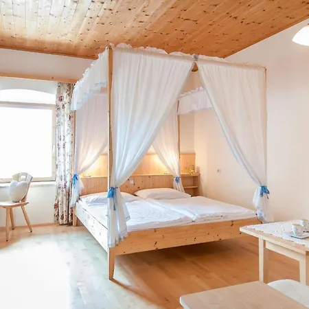 Bed & Breakfast Garni Tschutscherhof